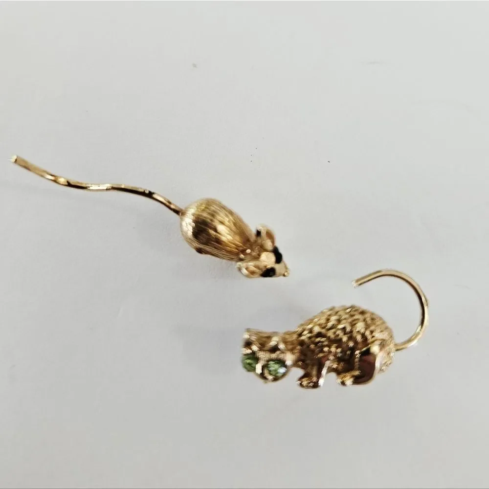 Vintage B.A. Ballou & Co. BAB Reg'd Gold Tone Green Rhinestone Cat Mouse Pin Set
